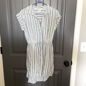 Striped grey/white dress with tie
